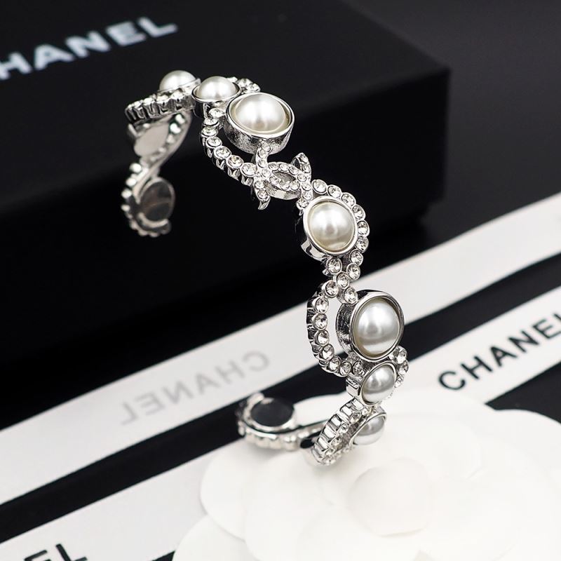 Ch**el bracelets